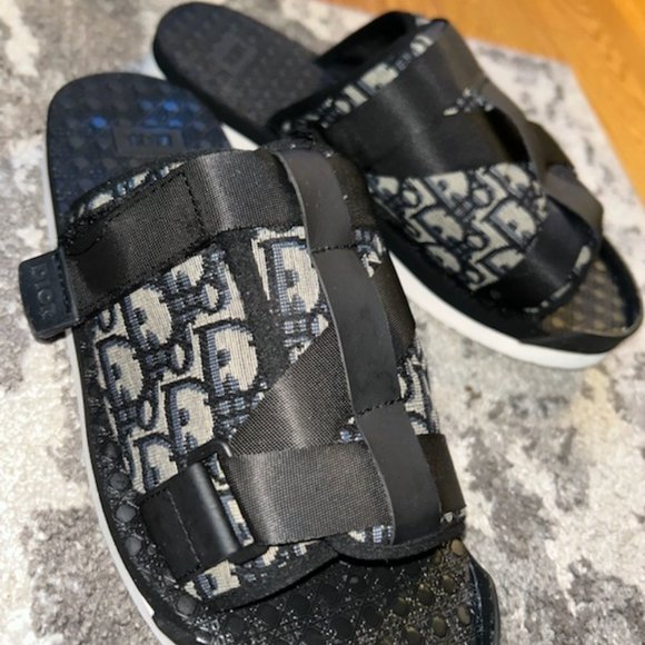 Size 46 11 1/2 Alpha Dior Sandles - Picture 2 of 3